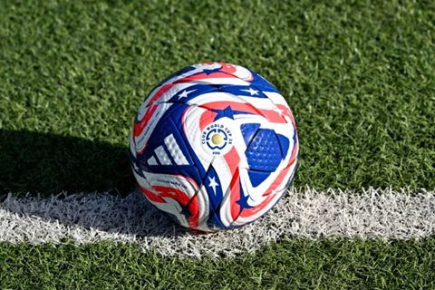 تحتوي على إرث الولايات المتحدة.. فيفا يكشف الكرة الرسمية لبطولة كأس العالم للأندية 2025